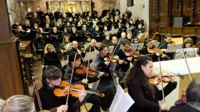 Bild: do
Zur musikalischen Einstimmung auf den Advent erwiesen sich in Speinshart Chöre aus Bayern und Böhmen, das Kammerorchester Pilsen und die Solisten als aufgehende Sterne