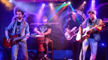 Bild: Kunz
Die "Rusty Road Runners" aus Regensburg zeigen, wie man Rock 'n' Roll spielt.