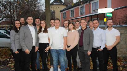 Bild: frd
Die Junge Union hat ihre Stadtratskandidaten für die Kommunalwahl 2020 festgelegt. Die Bewerberliste führt Ortsvorsitzender Philipp Troppmann (Dritter von links) an.