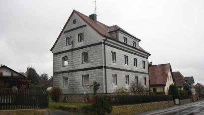 Bild: wro
Die Frage, ob die Sanierung oder der Abriss des Hauses an der Marienstraße sinnvoller wäre, ist noch nicht geklärt. Für Aufschluss soll eine Machbarkeitsstudie sorgen.