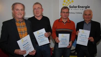 Bild: gsp
Ehrung für 25 Jahre Treue: Richard Birner, Roland Müller, Bernhard Simon und Hans-Jürgen Frey.