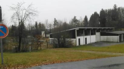 Bild: ld
So kann man einem möglichen künftigen Investor die Freibad-Anlage nicht zeigen. Da muss noch allerhand geschehen, die Weichen sind gestellt.