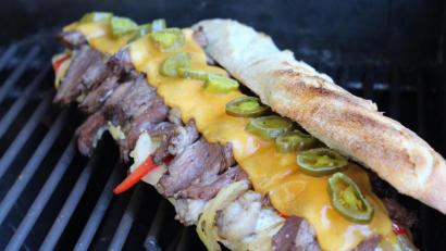 Bild: Matthias Würfl
Käse, Zwiebeln, Paprika und Jalapeños lösen im Mund eine Geschmacksexplosion aus.