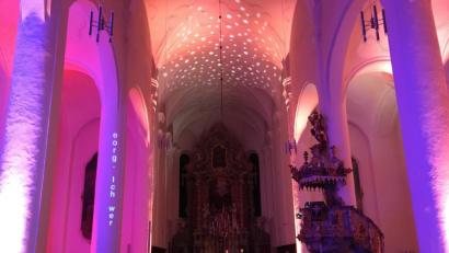 Bild: exb/Martina Troidl 
Die Stimmung in der Michaelskirche ist ganz besonders.