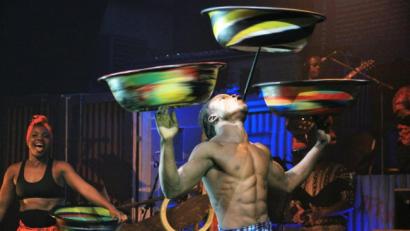 Bild: Wolfgang Klauke
Die Akteure von "Mother Africa" begeistern mit fulminanter und außergewöhnlicher Akrobatik.