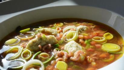 Bild: Gabi Schönberger
Diese französische Fischsuppe mit Klößchen sieht nicht nur lecker aus, sie schmeckt auch so.