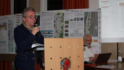 Bild: wro
Nach rund 90 Minuten war alles gesagt. Seinen Wunsch nach Ausgleichsflächen äußerte Bürgermeister Toni Dutz am Ende der Bürgerversammlung.