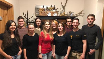 Bild: exb
Die Kemnather Kirwaleit wählen einen neuen Vorstand (von links): Elke Lorenz, Thomas Siegert, Tanja Grill, Franziska Reng, Christina Ott, Alicia Märkl, Katrin Wild, Dennis Hackenberg, Stefan Gräf, und Simon Knorr.