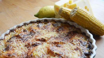 Bild: Gabi Schönberger
Aus Maismehl wird zuerst Polenta zubereitet. Sie kommt in die Auflaufform, wird mit Gorgonzola-Soße übergossen und mit Emmentaler überbacken.