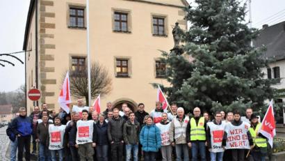 Bild: rgr
Die Beschäftigten der US-Army von der 405. Maintenance Grafenwöhr und Vilseck streiken am Dienstag erneut. Ihre Forderung: Sie wollen ähnlich wie Kollegen im öffentlichen Dienst behandelt werden.