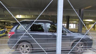 Bild: Polizeiinspektion Amberg
Das beschädigte Auto.
