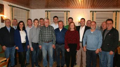 Bild: fpoz
Gehen erwartungsvoll in die Kommuanlwahl 2020. Von links: Willibald Reindl, Günther Fachtan, CSU-Bürgermeisterkandidatin Margit Bayer, Andreas Eckstein, Jonas Greger, Matthias Scharf, Reinhard Glatz, Mario Bauer, Peter Brüchner, Benedikt Kappauf, Nicole Gerstner, Klaus Bayer, Gerhard Schinner, Hans Malzer, Manfred Spörrer und Markus Greger.