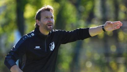 Bild: Alfred Schwarzmeier
Wolfgang Richthammer gibt auch in der kommenden Spielzeit beim 1. FC Schwarzenfeld die Richtung vor.