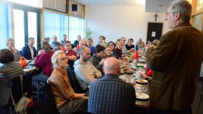 Bild: Kunz
Weiden hat sich selbst kulturell abgehängt. Darüber macht sich Wut und Enttäuschung breit. Landestheater-Geschäftsführer Wolfgang Meidenbauer fordert dringend Räume für Kulturschaffende. Kein Verein könne auf Dauer die Mieten in der Max-Reger-Halle schultern.