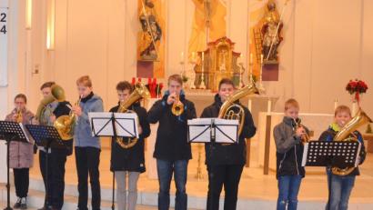 Bild: fjo
Eine Gruppe junger Musikanten von der Musikschule Tachov darf beim Sonntagskonzert des Musikvereins in der Emmeramskirche nicht fehlen.