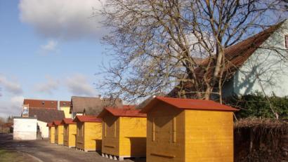 Bild: aub
Bezugsfertig stehen die neuen Hütten der Stadt Nabburg schon für den Nikolausmarkt am kommenden Wochenende in der Venedig bereit.