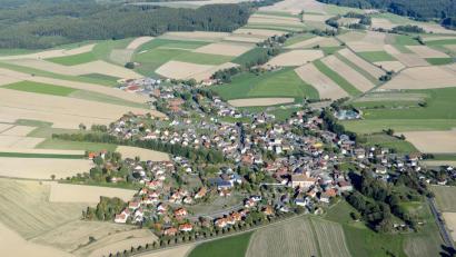 Bild: mür
Bad Neualbenreuth aus der Vogelperspektive: Innenminister Joachim Herrmann kommt am Freitag, 13. Dezember, nach Neualbenreuth, um die Ernennungsurkunde „Bad Neualbenreuth“ zu übergeben.