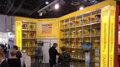 Bild: Haider Bioswing/exb
Haider Bioswing präsentieren Produkte auf der Medica 2019 in Düsseldorf.