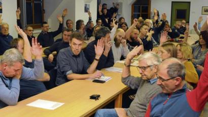 Bild: Stephan Huber
Bei der Bürgerversammlung im Lehrsaal der Feuerwehr Rosenberg wurden die meisten Anträge mehrheitlich an den Stadtrat überwiesen.