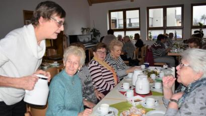 Bild: rgr
Die evangelische Gemeinde Grafenwöhr feiert mit den Senioren Advent.
