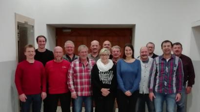 Bild: ads
Die CWU nominierte ihre Kandidaten für den Stadtrat (von links): Norbert Schwendner, Thomas Ott, Franz Schwendner, Josef Meier, Gerhard Schmidbauer, Clemens Schadl, Birgit Schmidbauer, Markus Obermeier, Josef Werner, Theresia Nickl-Obermeier, Thomas Hackenberg, Matthias Simon, Manfred Birner und Theo Zollitsch.