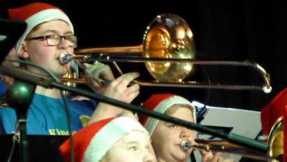 Bild: Schönberger, Ferdinand [fsb]
Die „Youngsters“ geben Gas und begeistern die Zuhörer in der Stadthalle.