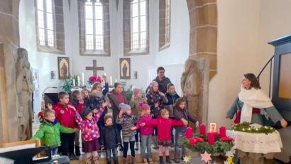 Bild: gac
Auch nach 100 Jahren fängt jeder Kindergottesdienst mit einem Lied an, bei dem die Kleinen begeistert mitsingen.