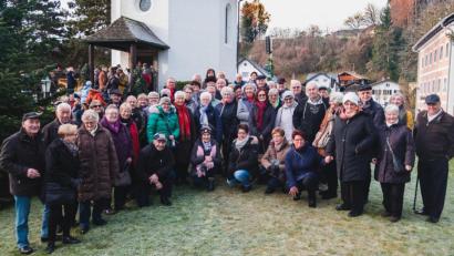 Eine Station des CSU-Ortsverbandes bei ihrer Fahrt zum Salzburger Adventsingen war die „Stille Nacht-Kapelle“ in Oberndorf.