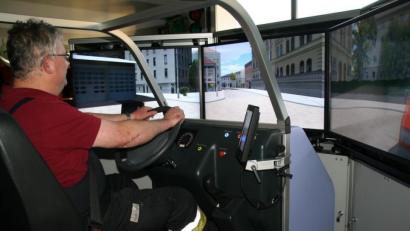 Bild: fpoz
Auch Kreisbrandmeister Günther Fachtan nutzte das Training im Fahrsimulator im Waldershofer Feuerwehr-Gerätehaus.