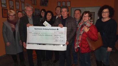 Bild: e
Von links Lisa Hartinger, Andrea Meier, Werner Cermak, Nadine Rall, Klaudia Meindl, Richard Gaßner, Herbert Breitkopf, Hans Hartinger, Doris Breitkopf, Barbara Schlaffer.