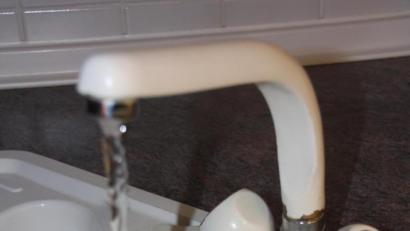 Bild: kro
Die Wassergebühren erden in Konnersreuth voraussichtlich sinken. Voraussetzung, die Verbandsversammlung des Wasserzweckverbandes stimmt heute Abend zu.