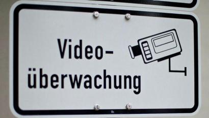 Bild: ath
Trotz Videoüberwachung brach ein professioneller Täter innerhalb von zwei Minuten die beiden Parkscheinautomaten in der Ziegeltorgarage auf.