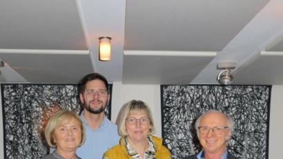 Bild: Alfred Haertl
Das Unternehmensehepaar Edith (links) und Alfred Härtl (rechts) sowie Geschäftsführer Dominik Stümpfl würdigten Gabriele Stümpfl (Mitte) für 25 Jahre Firmentreue.