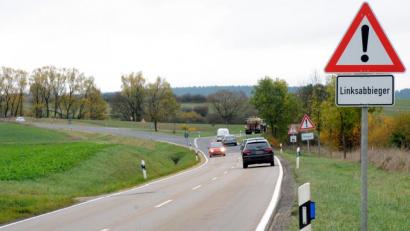 Bild: Stephan Huber
Die Kreisstraße AS 30 zwischen Greßmühle und Immenstetten. An der Abzweigung nach Aschach kam es in der Vergangenheit immer wieder zu schweren Unfällen.