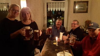 Bild: Lowak
Drei Jahre lang bewirtschaftete Mona Gürtler (links) die Zoiglwirtschaft "Zum Posterer". Am Wochenende hatte sie zum letzten Mal geöffnet.