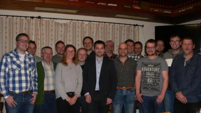 Bild: mh
Die CWU Neudorf präsentiert 16 Kandidaten für die Kommunalwahl im März 2020. Einzige Frau auf der Liste ist Markträtin Christine Post