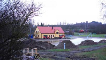 Bild: fjo
In der Freizeitanlage "Bäckeröd" läuft die Großsanierung, bei der nun mit weiteren Kosten zu rechnen ist.