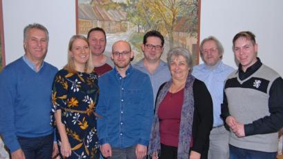 Bild: ow
Mit zwölf Kandidaten wird die Bürgerliste „Neustadt braucht Zukunft“ (BL-NBZ) bei der Stadtratswahl im nächsten Jahr antreten. Von links: Helmut Schäffler, Jana Schäffler, Manfred Seitz, Philipp Kassel, Andreas Pecher, Käthe Pühl, German Herath und Ersatzkandidat Herbert Schricker.