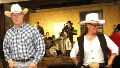 Bild: Hirsch
Viel Spaß hatten die Konzertbesucher beim Line-Dance.