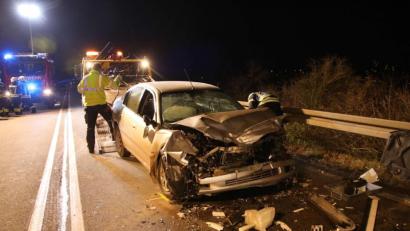 Bild: Alexander Auer
Der Toyota wird nach dem Unfall abtransportiert.