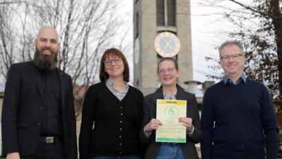 Bild: Wolfgang Steinbacher
Das Umwelt-Team der Erlösergemeinde (von links): Pfarrer David Scherf, Brigitte Moser, Brigitte Rosenberger und Thomas Moser.