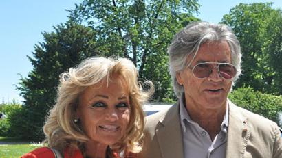 Bild: Kunz
Hella und Pierre Brice im Mai 2011 beim gemeinsamen Besuch im Fuggerschloss Kirchheim.