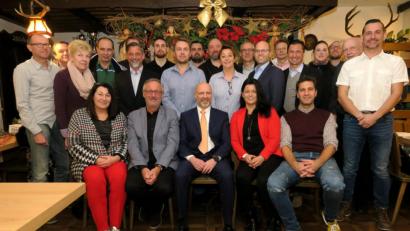 Bild: Hirsch
Die „Unabhängigen Wähler“ nominierten die Listenbewerber für die Stadtratswahlen. Sitzend von links die Spitzenkandidaten Klaudia Seegmüller, Peter von der Sitt, Kurt Mieschala, Myriam Rödl und Dr. Jochen Glamsch.