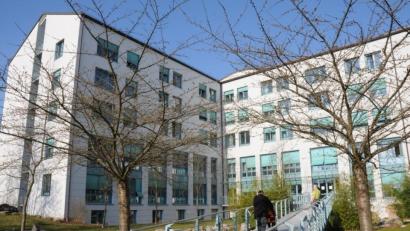 Bild: Stephan Huber
Hier im Klinikum St. Marien spielte sich im November der Einsatz ab, dessen Ablauf nun so umstritten ist..