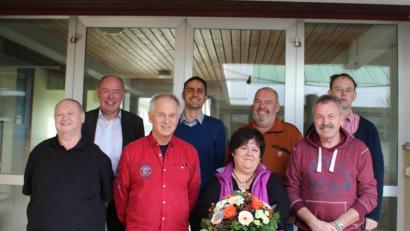 Bild: Gemeinde Kümmersbruck
Bei der Ehrung (von links): Roland Fellner, Bürgermeister Roland Strehl, Werner Bauriedl, Alexander Greiner, Christine Michallok, Norbert Gradl, Heinz Henky und Wolfgang Roggenhofer.