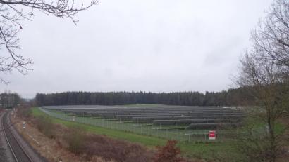 Bild: ak
Der Gemeinderat berät über eine Ausweitung der Freiflächenphotovoltaikanlage bei Unterbruck.