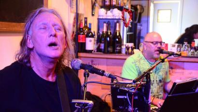 Bild: Kunz
Mäx Braun und Harry Zawrel begeistern mit neu arrangierten Songs in Egons La Bodega.