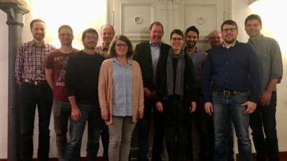 Bild: fm
Für die Wahlgemeinschaft Weigendorf treten (von links) Gemeinderat Thomas Dotzler, Simon Ertel, die Gemeinderäte Florian Süß und Willi Grötsch, Melanie Schmidt, Zweiter Bürgermeister Fabian Bräutigam, Kristina Arnold, Kevin Haas, Klaus Wisgickl, Oliver Schmidt und Claus Gerstacker am 15. März 2020 an.