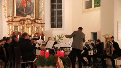 Bild: cog
Frohe Erwartung in die Herzen zauberte der Posaunenchor des CVJM Rosenberg mit seinem wunderschönen Adventskonzert in Poppenricht.