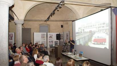 Bild: mmj
Über seine 15 000-Kilometer-Reise von Istanbul zum Nordkap berichtete Peter Gebhard bei seinem Vortrag in der Gewölbehalle des Centrum Bavaria Bohemia.